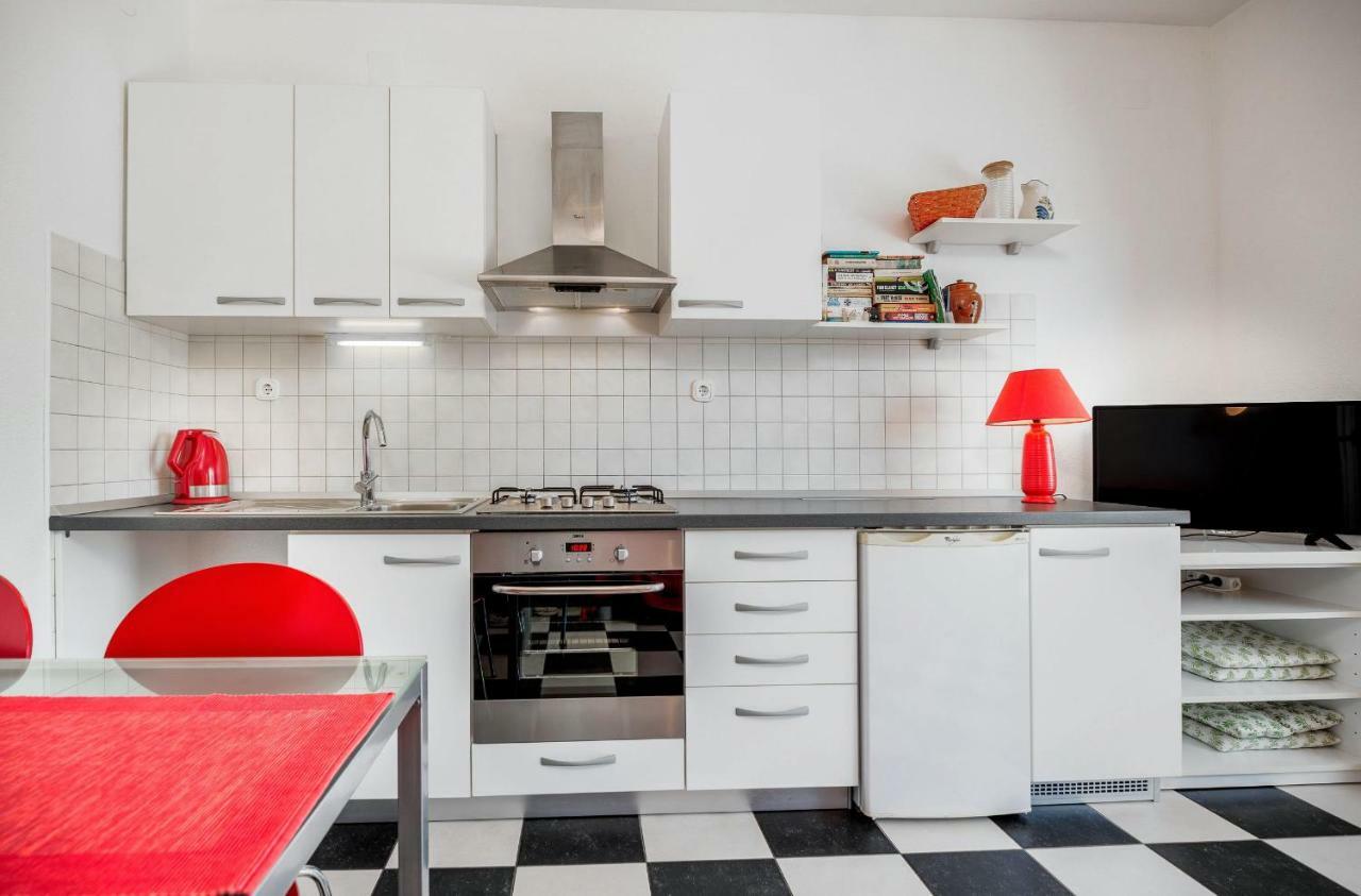 Cozy New Flat For 2 Or 3 Appartement Hvar Town Buitenkant foto