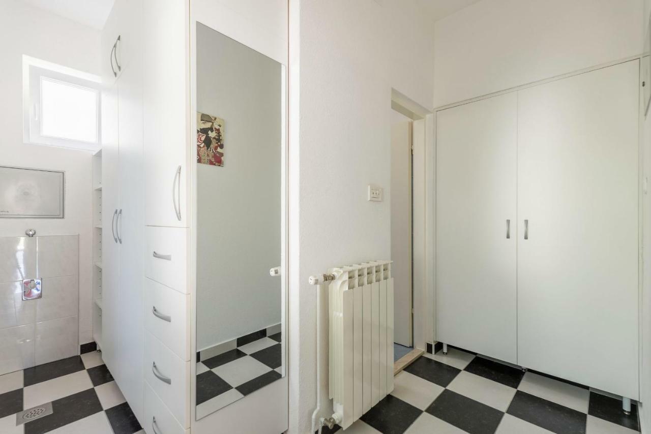Cozy New Flat For 2 Or 3 Appartement Hvar Town Buitenkant foto