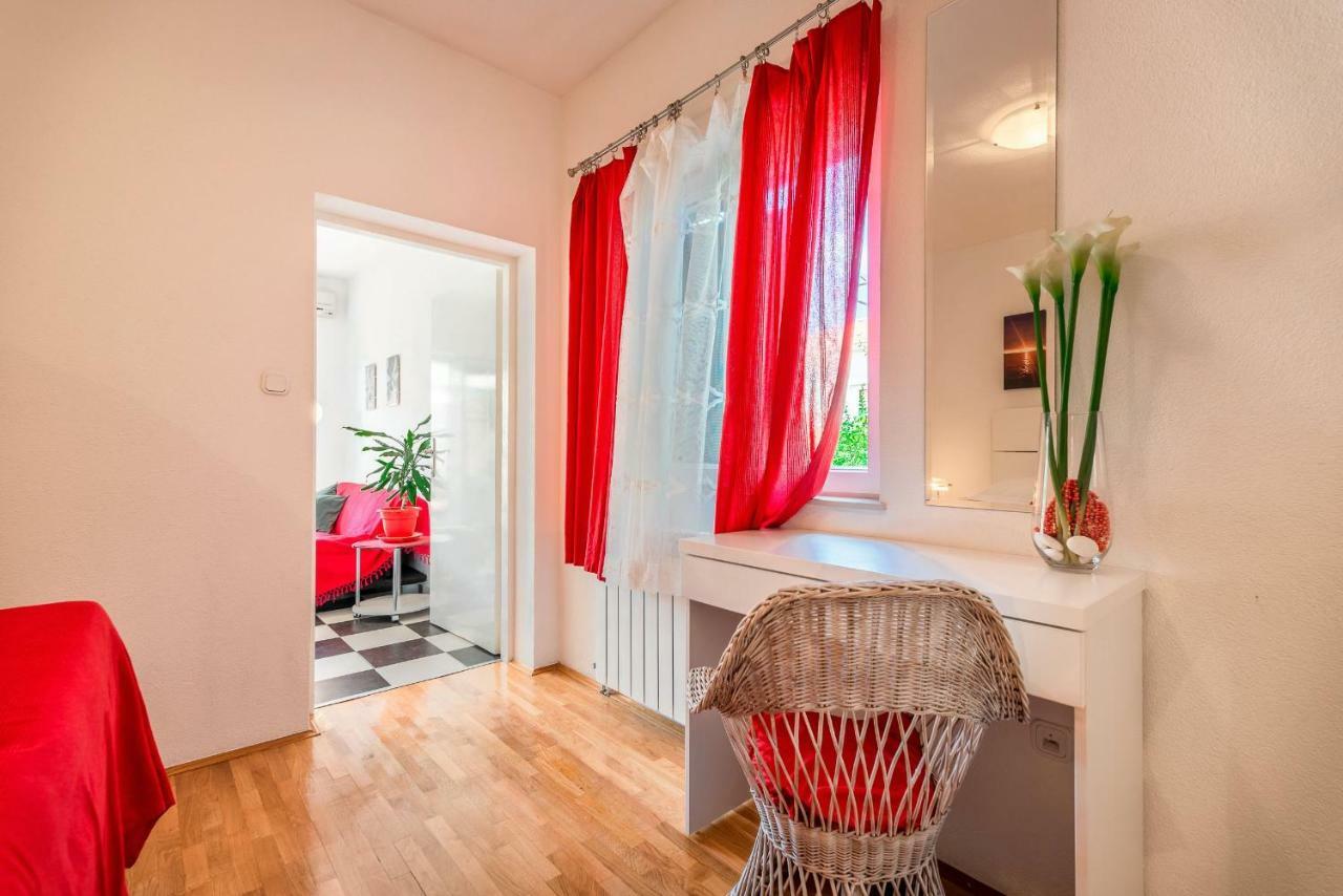 Cozy New Flat For 2 Or 3 Appartement Hvar Town Buitenkant foto